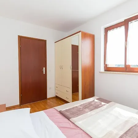 Novigrad 7078a *